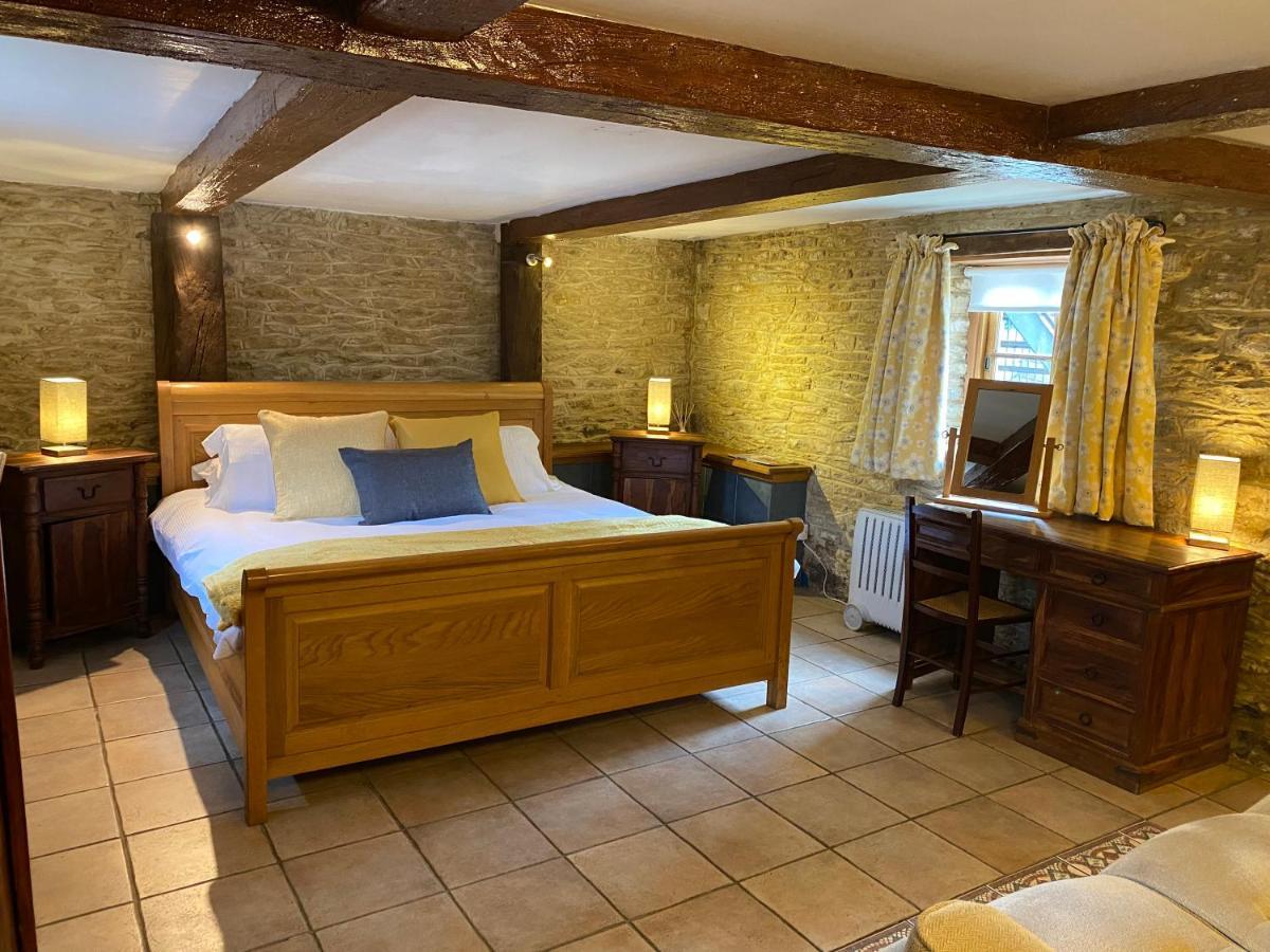 The Red Lion Hotel Cricklade Eksteriør billede